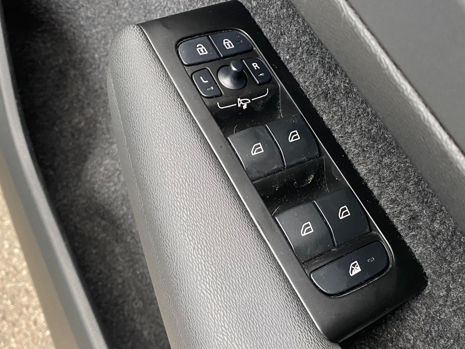 Used Volvo XC40 2021 for sale - 76911514: Photo 34