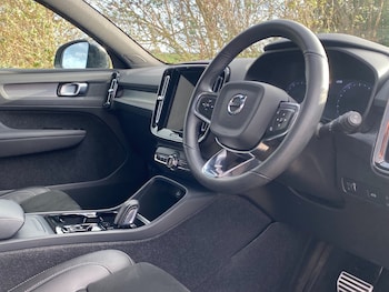 Used Volvo XC40 2021 for sale - 76911514: Photo