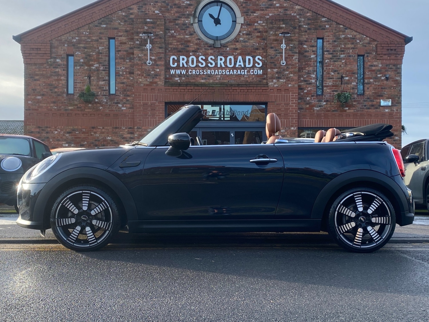 Used MINI Convertible 2022 for sale - 77201489: Photo 2