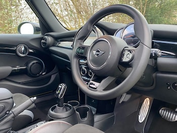 Used MINI Hatch 2022 for sale - 76933056: Photo