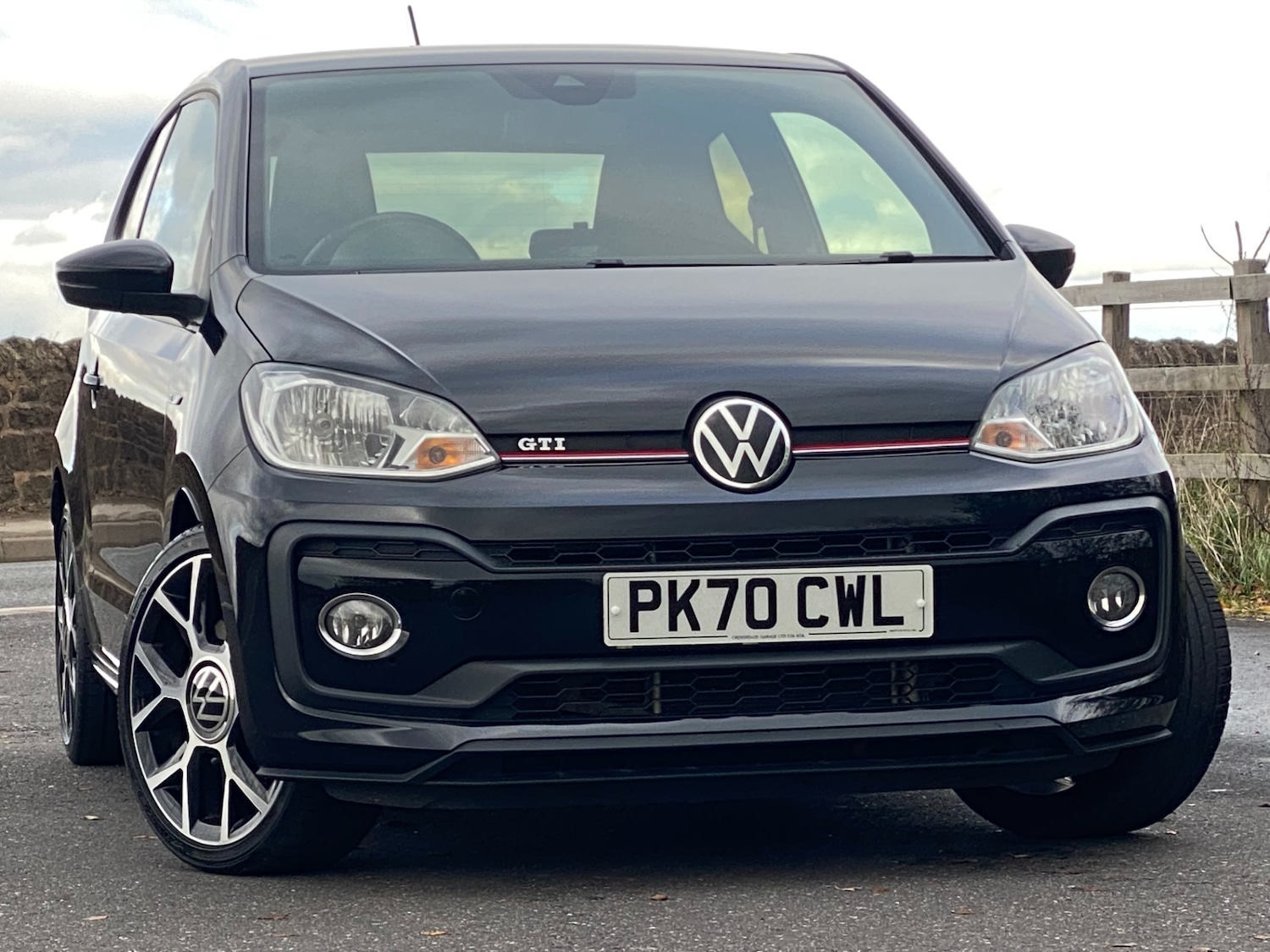 Used Volkswagen up! 2020 for sale - 76525800: Photo 1