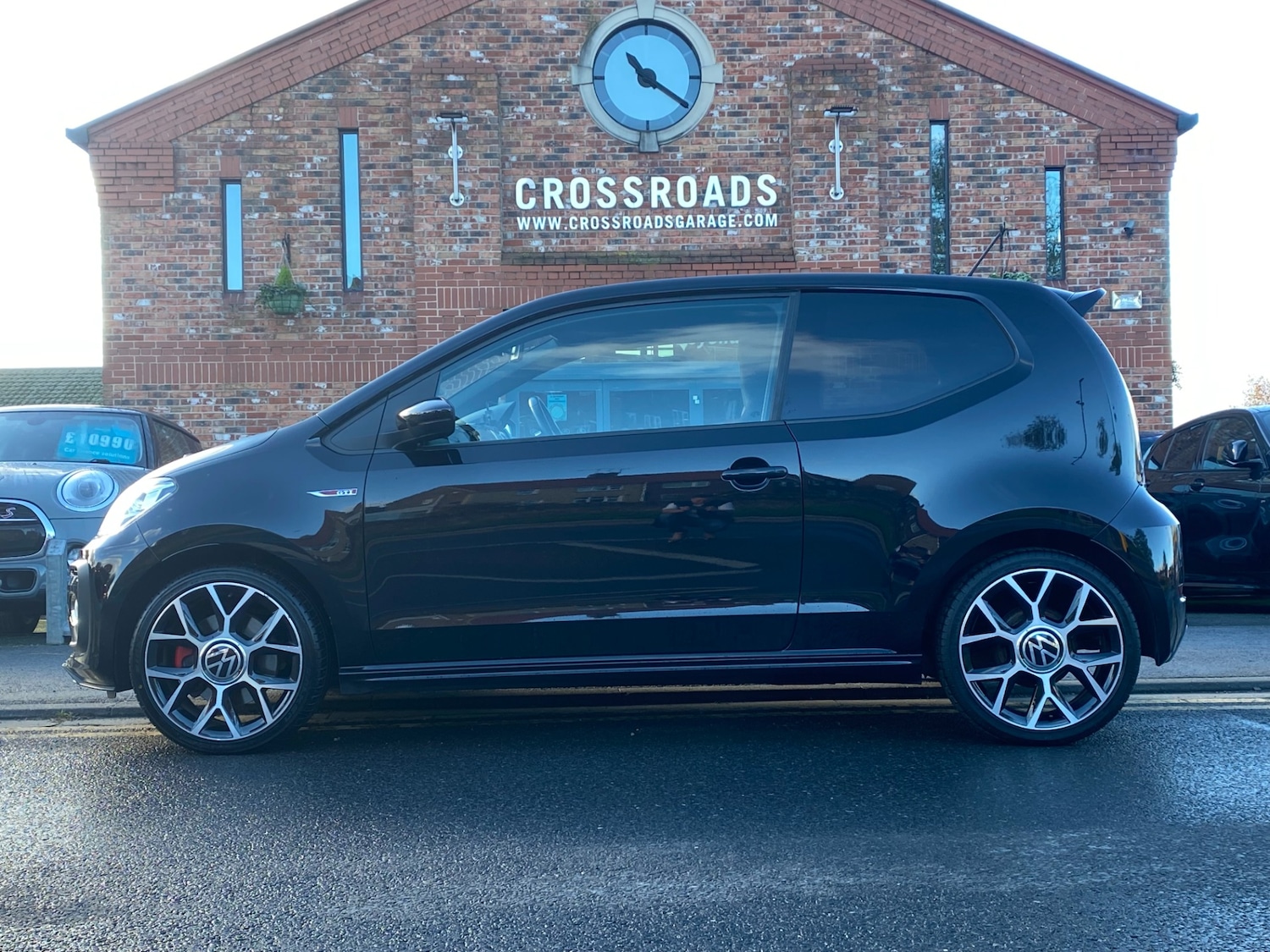 Used Volkswagen up! 2020 for sale - 76525800: Photo 2