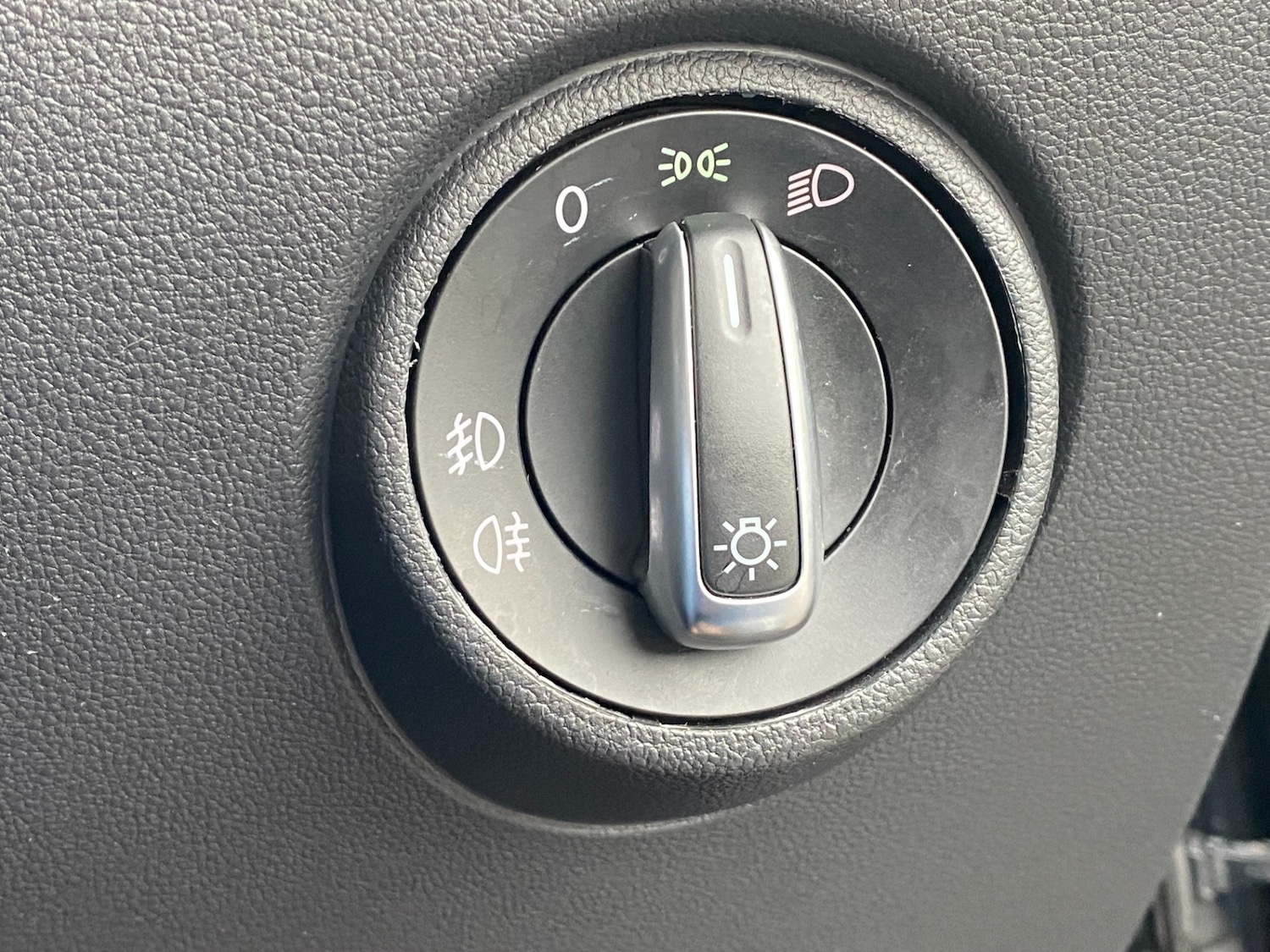 Used Volkswagen up! 2020 for sale - 76525800: Photo 32