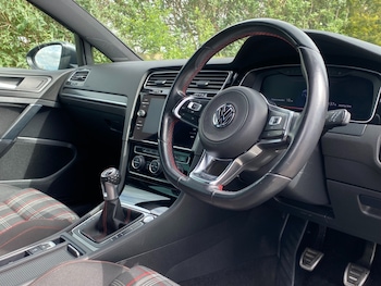 Used Volkswagen Golf 2019 for sale - 78499936: Photo