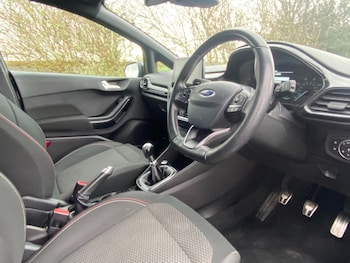 Used Ford Fiesta 2017 for sale - 77597553: Photo