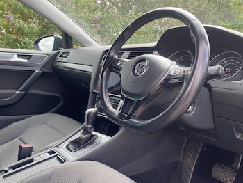 Used Volkswagen Golf 2019 for sale - 79301475: Photo
