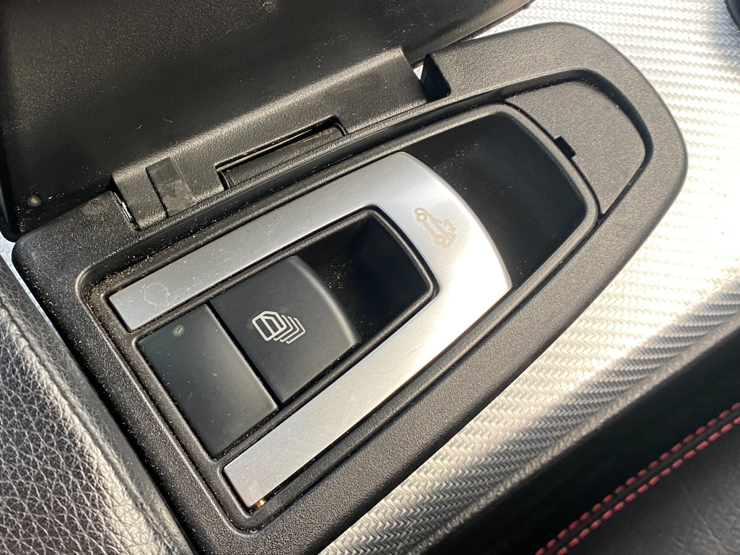 Used Mercedes-Benz SLC 2016 for sale - 76822043: Photo 32