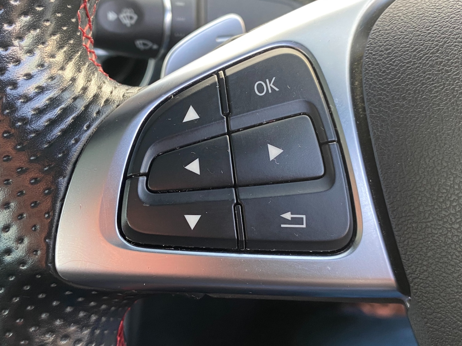 Used Mercedes-Benz SLC 2016 for sale - 76822043: Photo 34