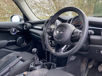 Used MINI Hatch 2017 for sale - 77013365: Photo