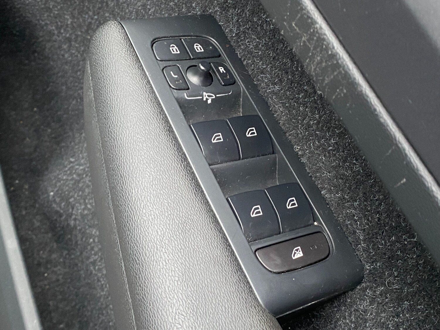 Used Volvo XC40 2019 for sale - 77306375: Photo 35