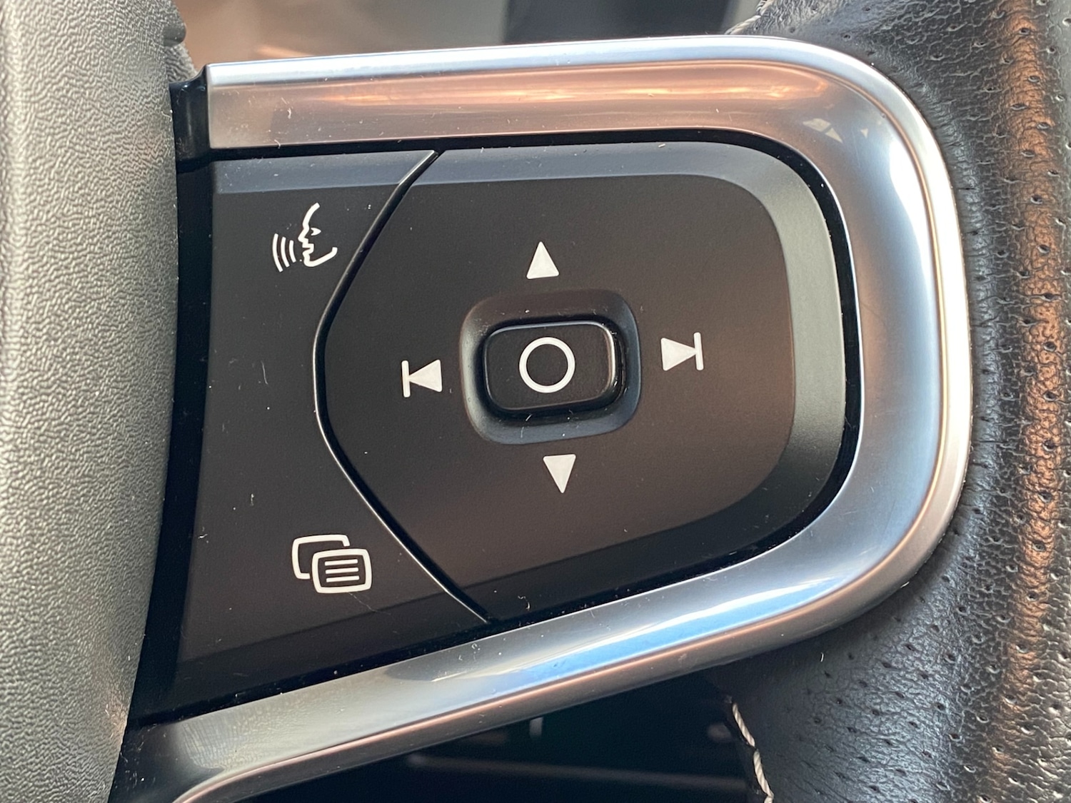 Used Volvo XC40 2020 for sale - 77548643: Photo 30