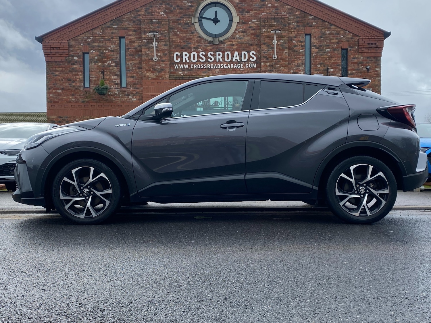 Used Toyota C-HR 2020 for sale - 77641745: Photo 2