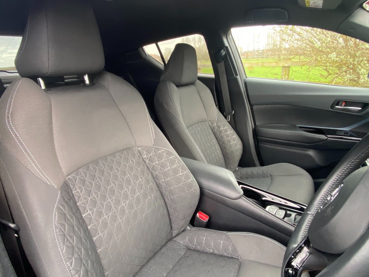 Used Toyota C-HR 2020 for sale - 77641745: Photo 41