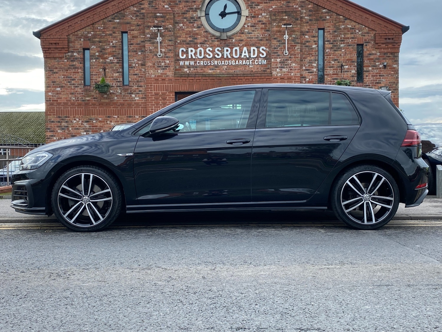 Used Volkswagen Golf 2018 for sale - 76497069: Photo 2