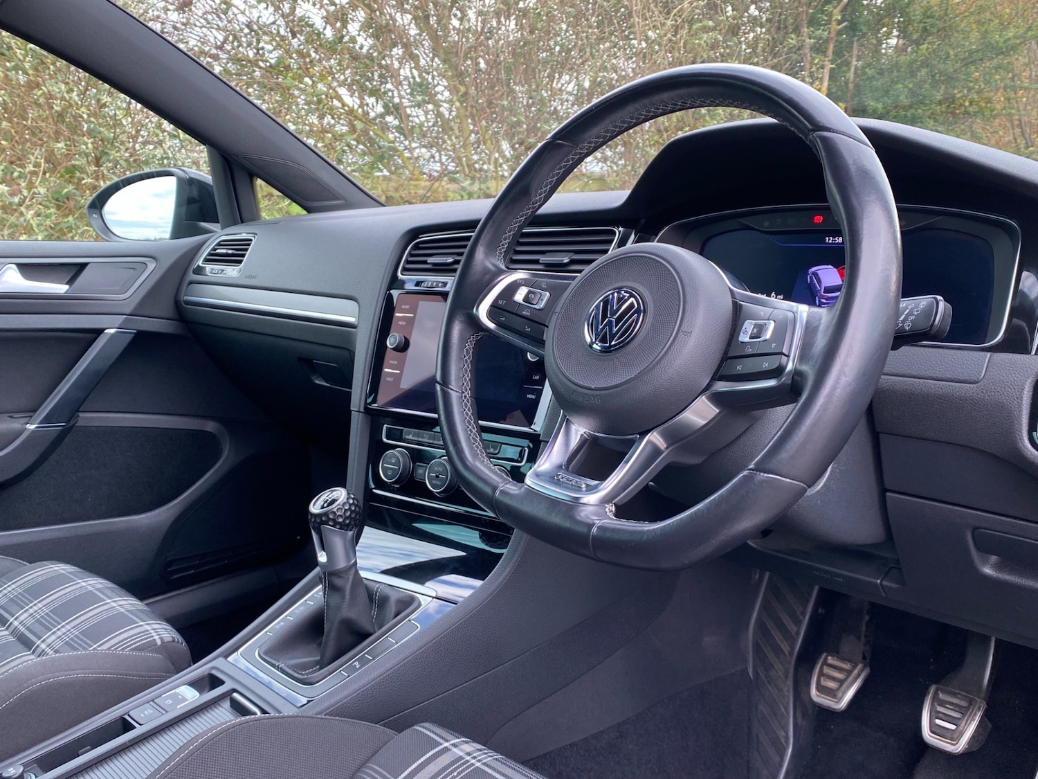 Used Volkswagen Golf 2018 for sale - 76497069: Photo 4