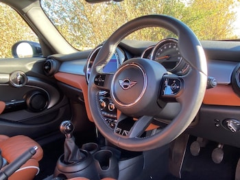 Used MINI Hatch 2022 for sale - 76440057: Photo