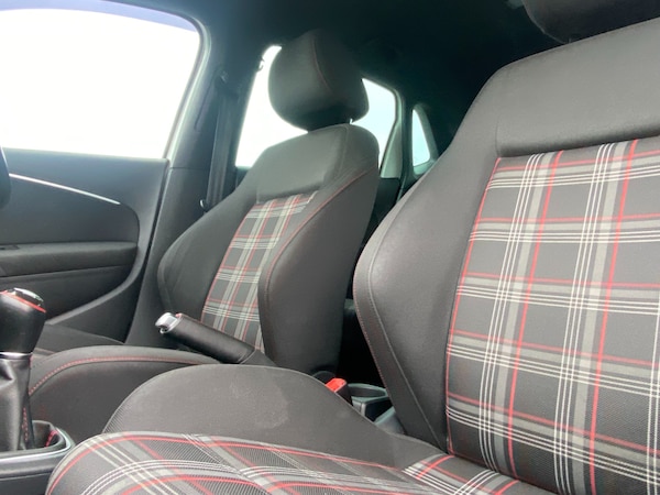 Used Volkswagen Polo 2015 for sale - 76336023: Photo 5