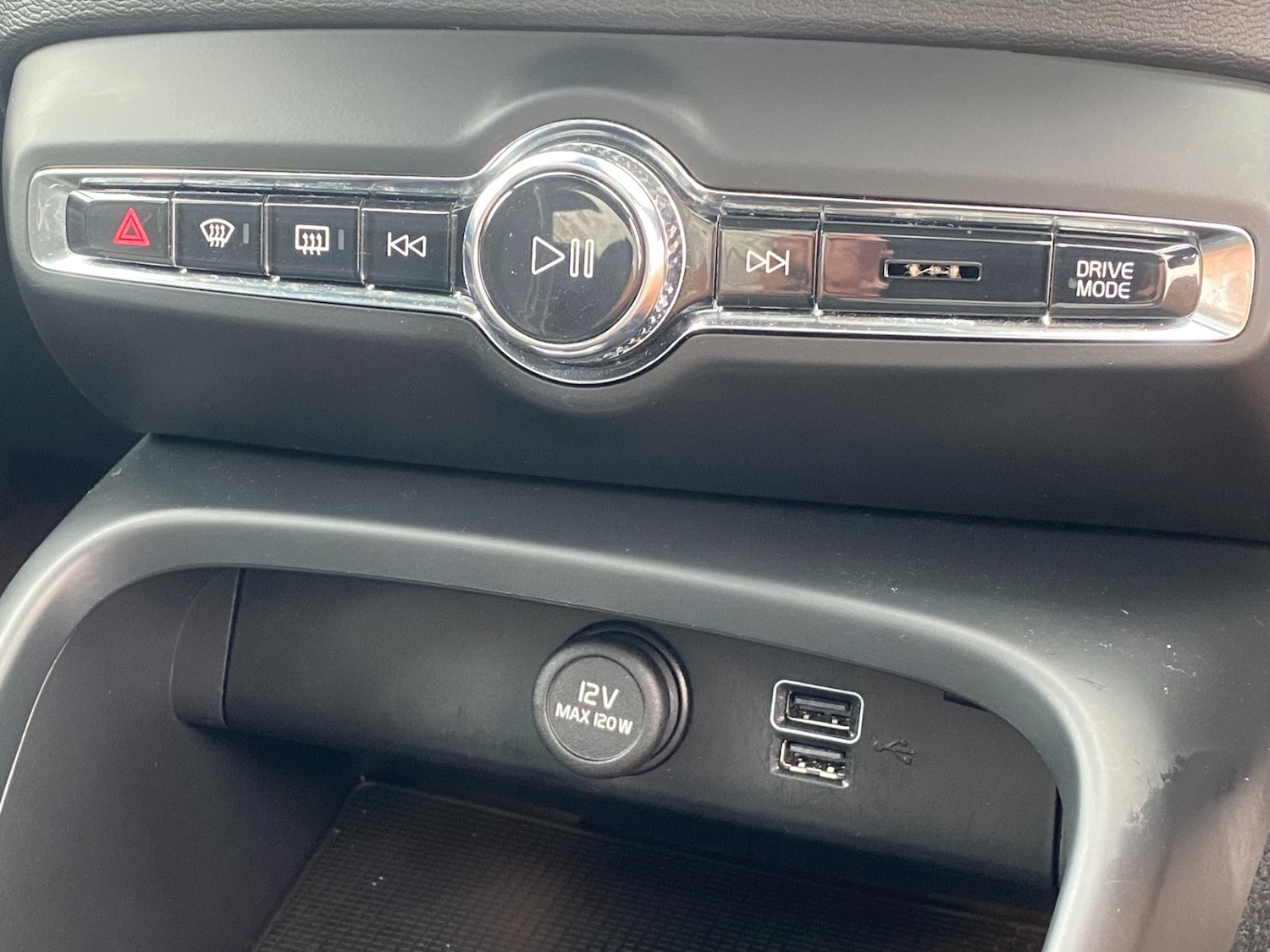 Used Volvo XC40 2020 for sale - 76107631: Photo 31