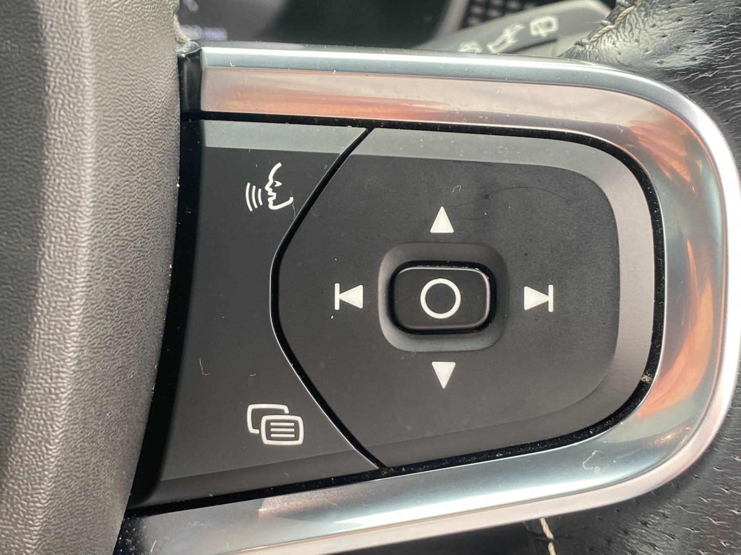 Used Volvo XC40 2020 for sale - 76107631: Photo 33