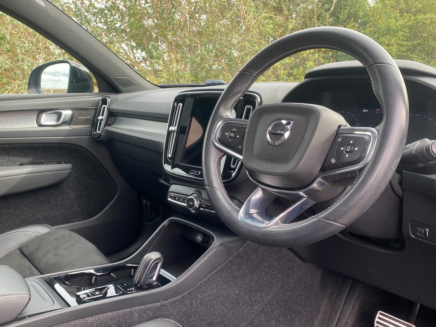 Used Volvo XC40 2020 for sale - 76107631: Photo 4