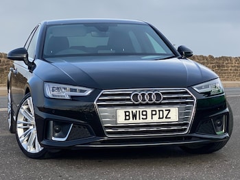 2019 (19) - TDI 40 S-Line S-Tronic - Apple CarPlay & Heated Seats & Parking Sensors 4-Door