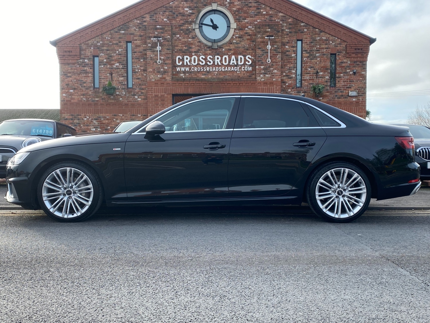 Used Audi A4 2019 for sale - 76643775: Photo 2