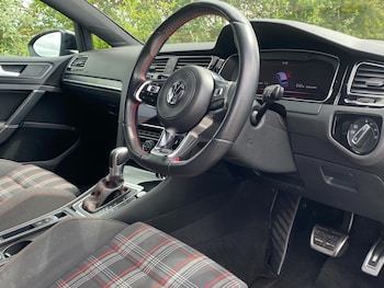 Used Volkswagen Golf 2019 for sale - 78546131: Photo