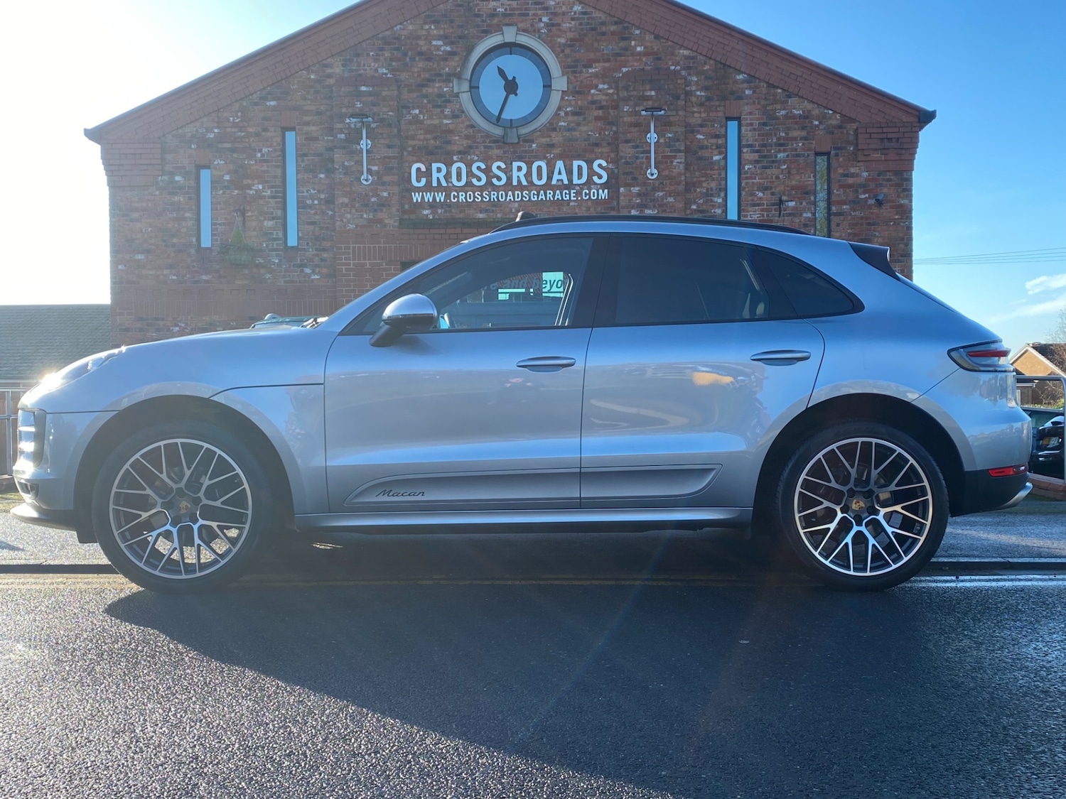 Used Porsche Macan 2020 for sale - 76800773: Photo 2