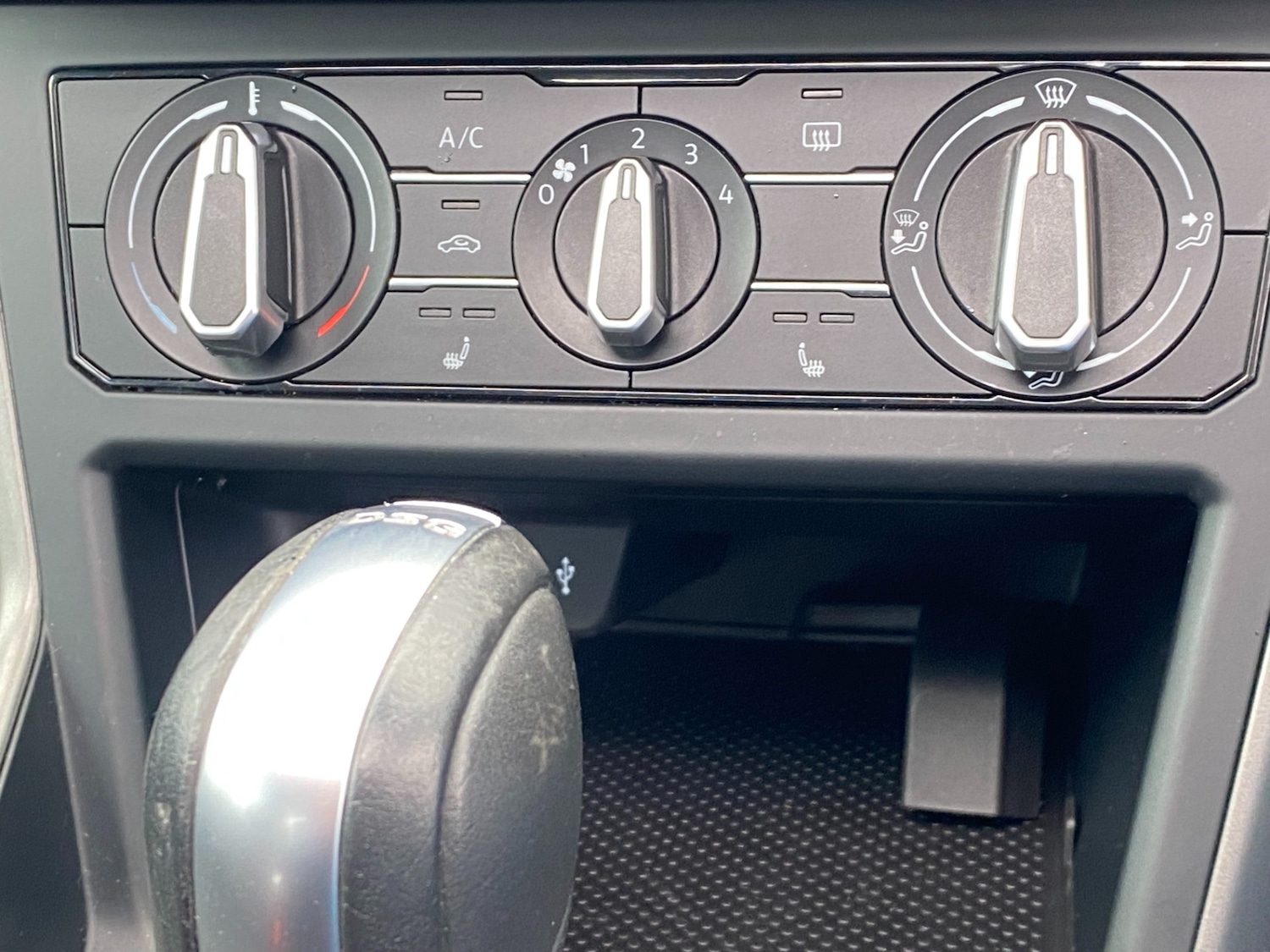 Used Volkswagen Polo 2018 for sale - 77704334: Photo 28