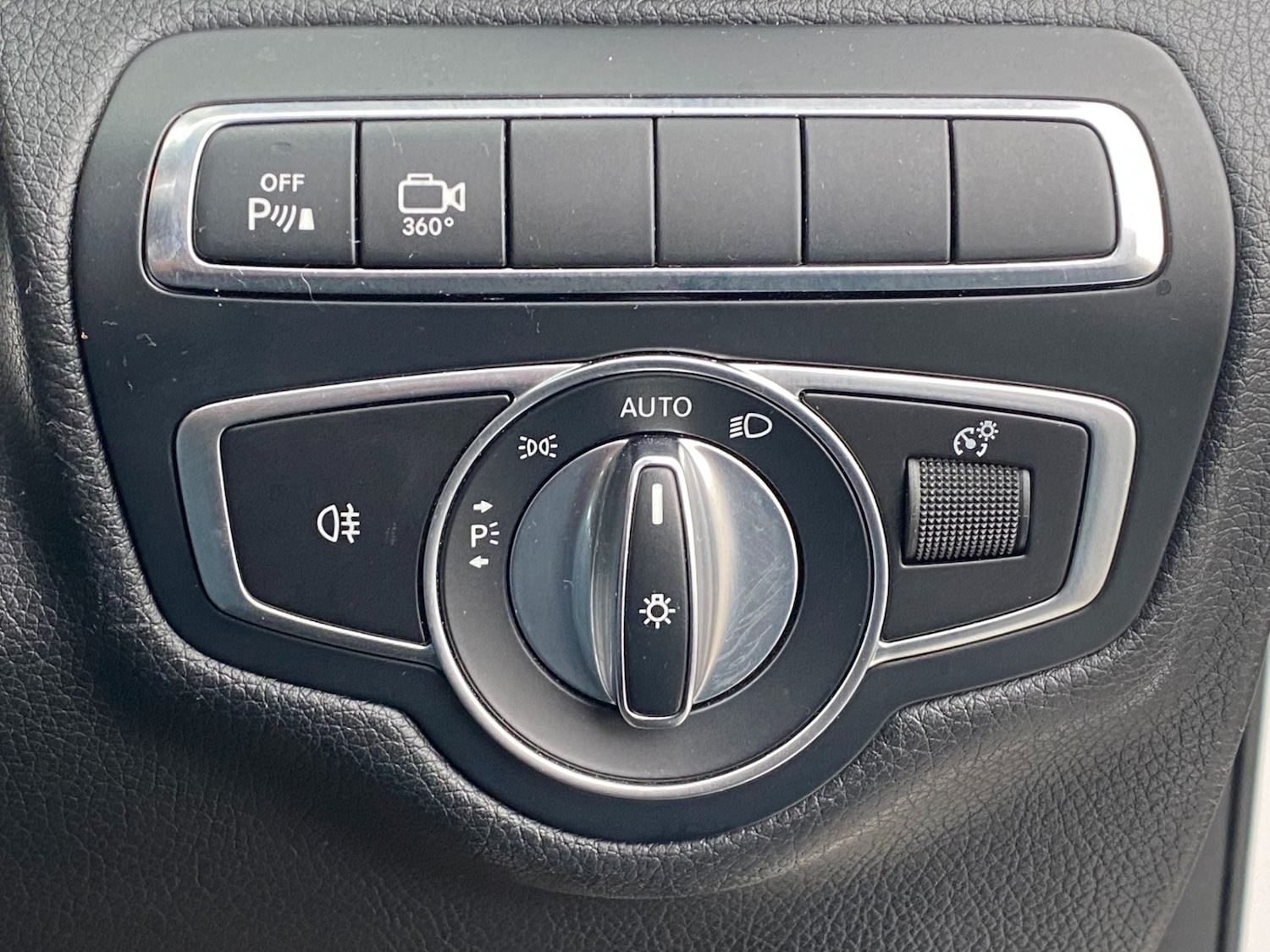 Used Mercedes-Benz GLC 2018 for sale - 77781568: Photo 40