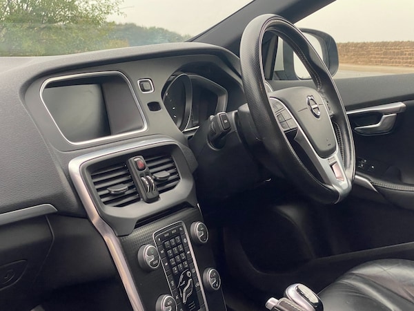 Used Volvo V40 2019 for sale - 76305829: Photo 19