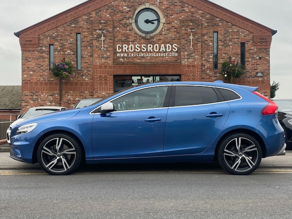 Used Volvo V40 2019 for sale - 76305829: Photo 2