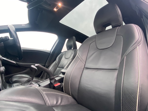 Used Volvo V40 2019 for sale - 76305829: Photo 5