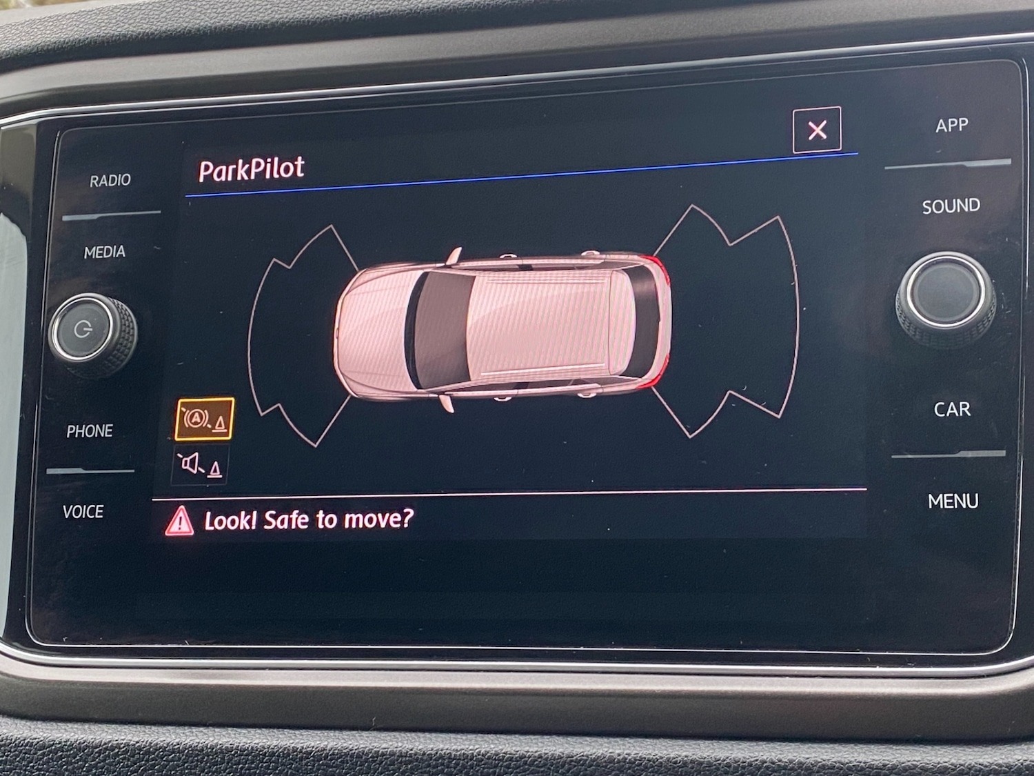 Used Volkswagen T-Roc 2018 for sale - 77632613: Photo 10