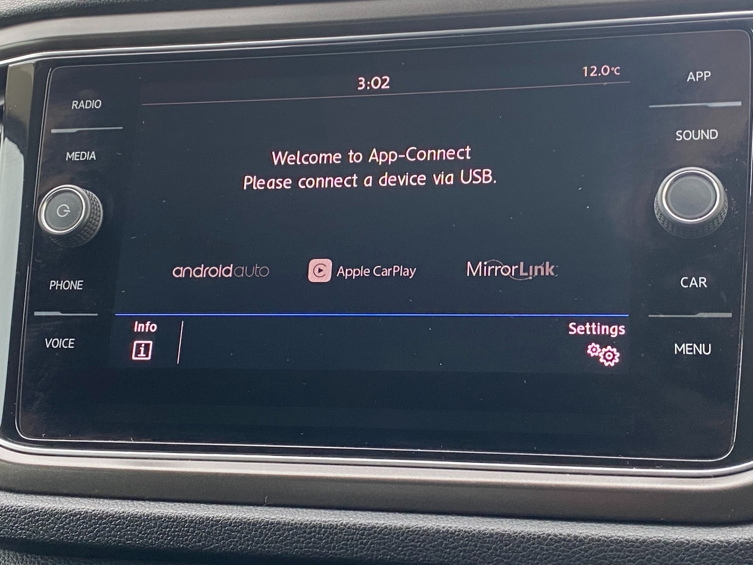 Used Volkswagen T-Roc 2018 for sale - 77632613: Photo 12