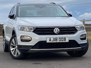 Used Volkswagen T-Roc 2018 for sale - 77632613: Photo