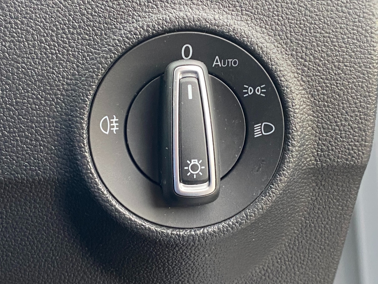 Used Volkswagen T-Roc 2018 for sale - 77632613: Photo 39