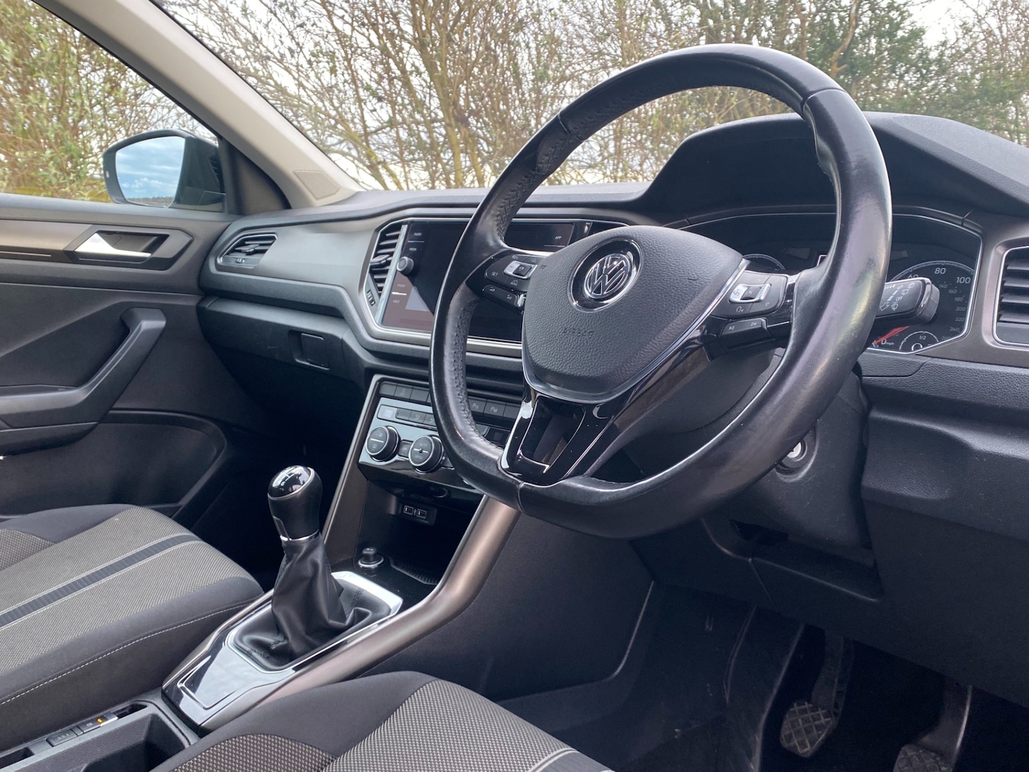 Used Volkswagen T-Roc 2018 for sale - 77632613: Photo 4