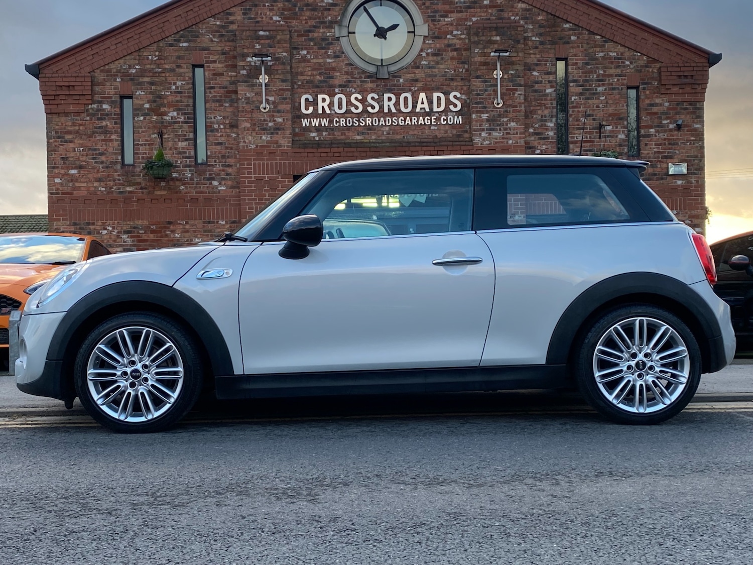 Used MINI Hatch 2016 for sale - 76897854: Photo 2