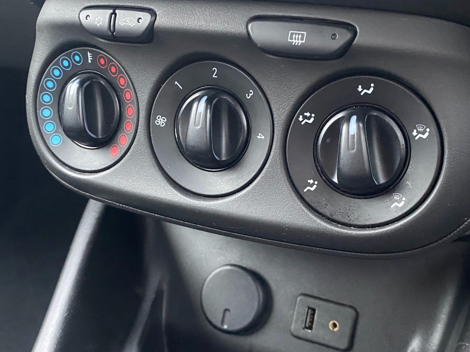 Used Vauxhall Corsa 2015 for sale - 77438586: Photo 13