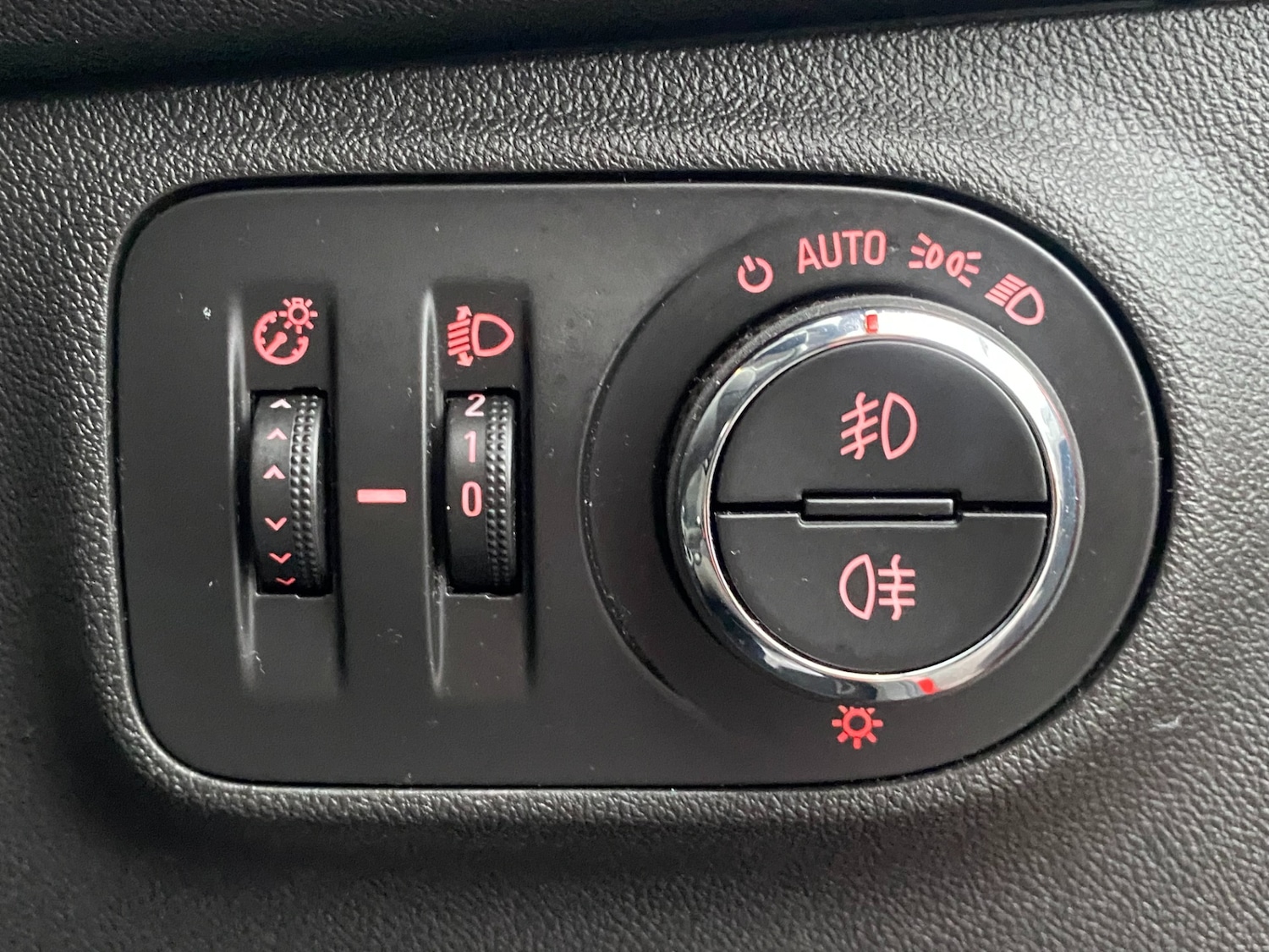 Used Vauxhall Corsa 2015 for sale - 77438586: Photo 36