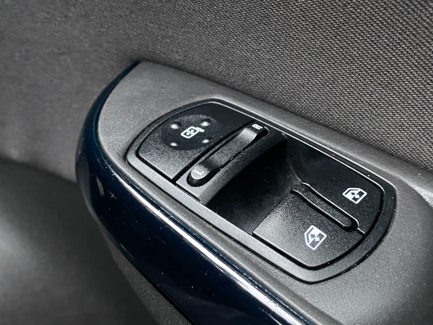 Used Vauxhall Corsa 2015 for sale - 77438586: Photo 37