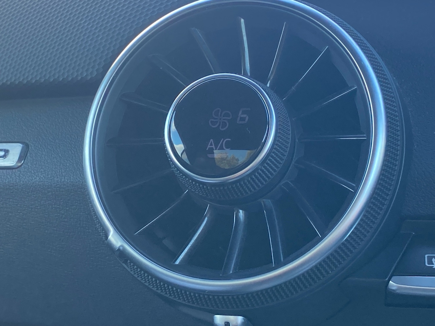 Used Audi TTS 2015 for sale - 76188387: Photo 25