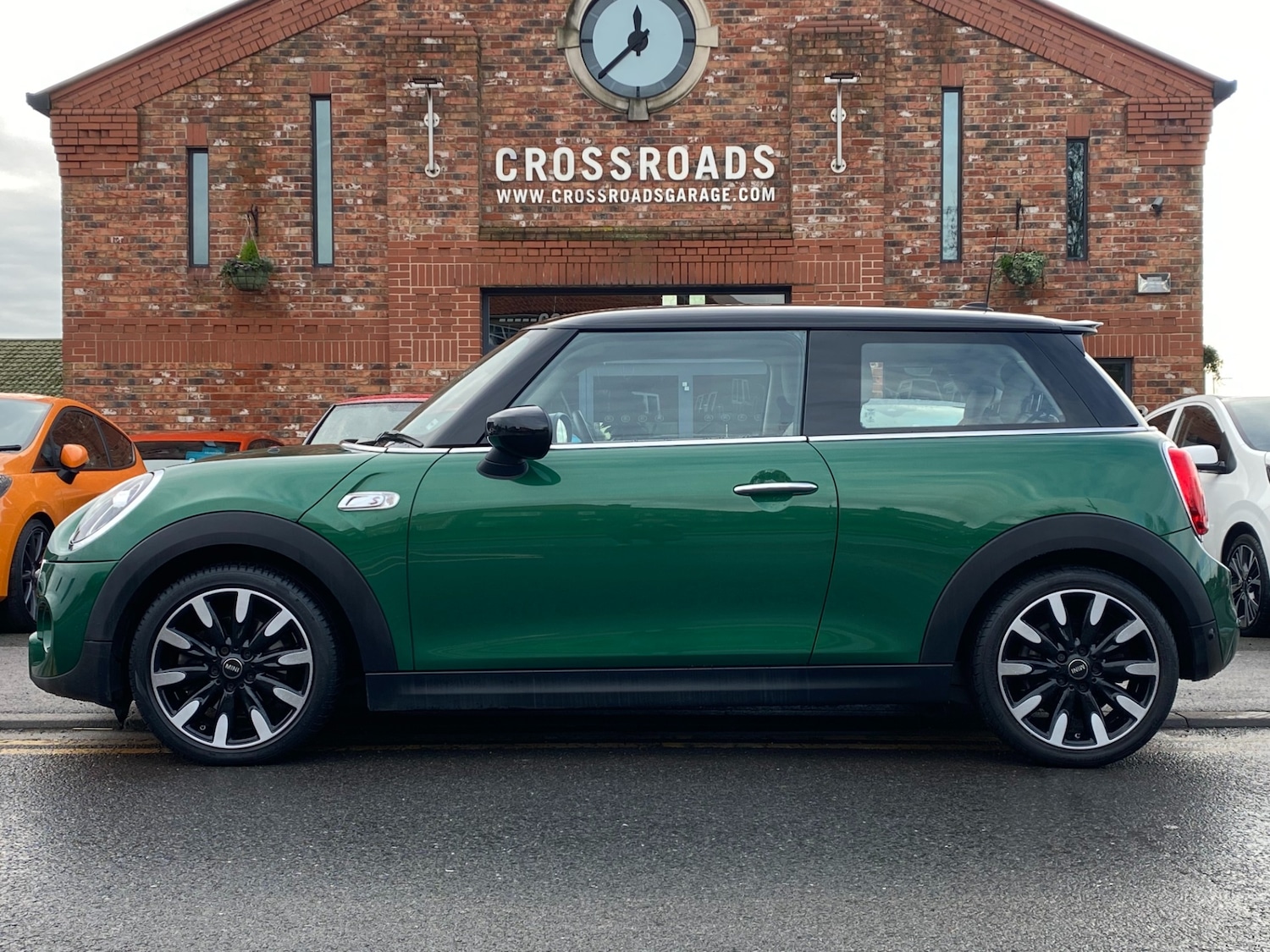 Used MINI Hatch 2020 for sale - 76963655: Photo 2