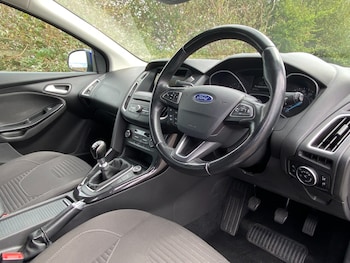 Used Ford Focus 2017 for sale - 75622441: Photo