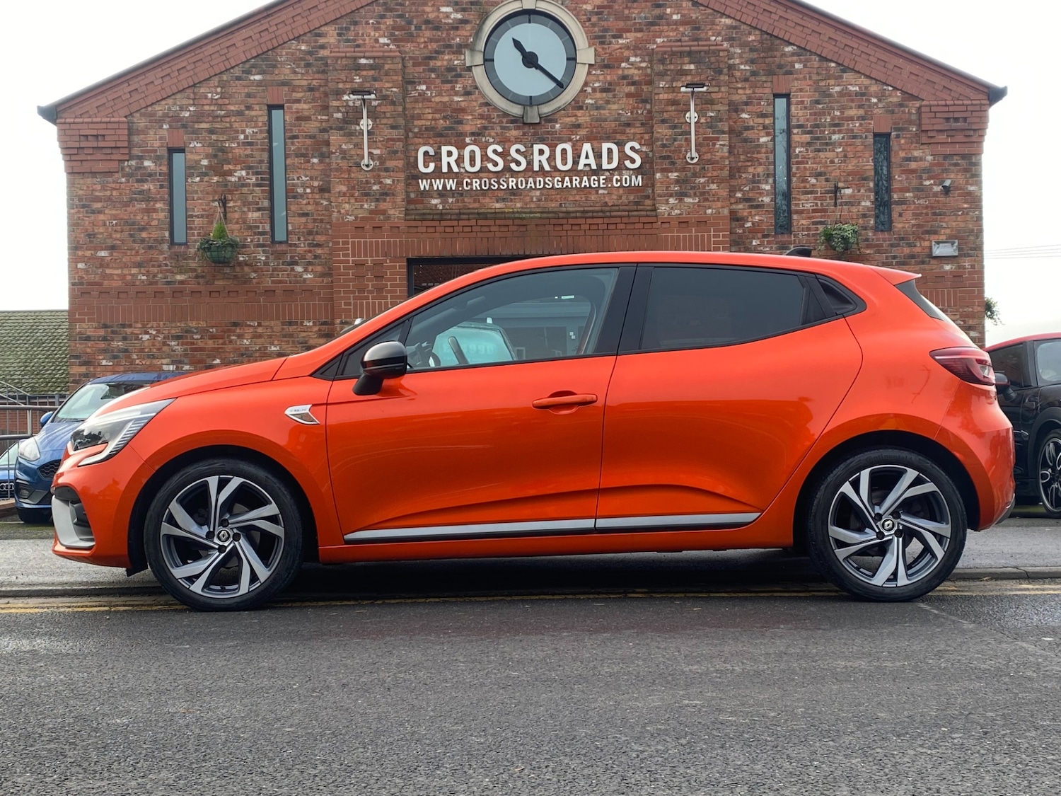 Used Renault Clio 2023 for sale - 76799644: Photo 2