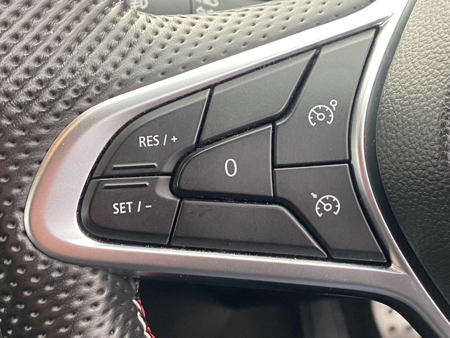 Used Renault Clio 2023 for sale - 76799644: Photo 29