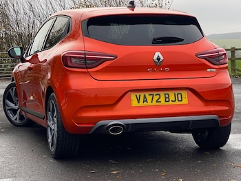 Used Renault Clio 2023 for sale - 76799644: Photo