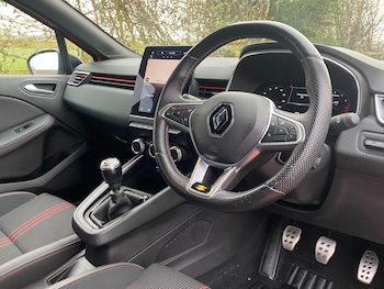 Used Renault Clio 2023 for sale - 76799644: Photo