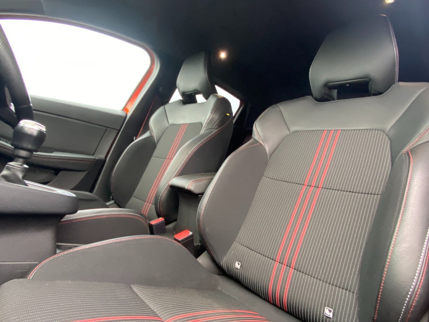 Used Renault Clio 2023 for sale - 76799644: Photo 5